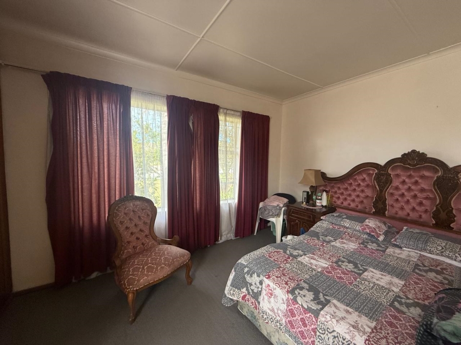 7 Bedroom Property for Sale in Bothasrus Eastern Cape